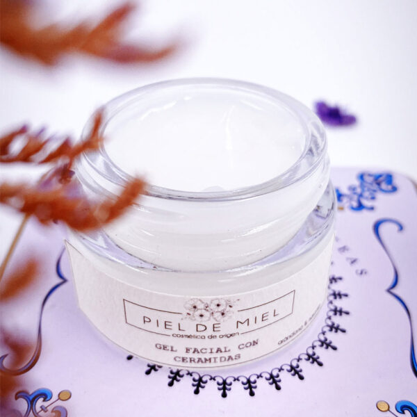 gel facial con ceramidas